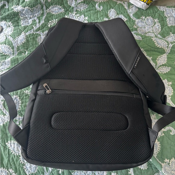 Bange Black Backpack with USB Charging Port - Picture 5 of 9